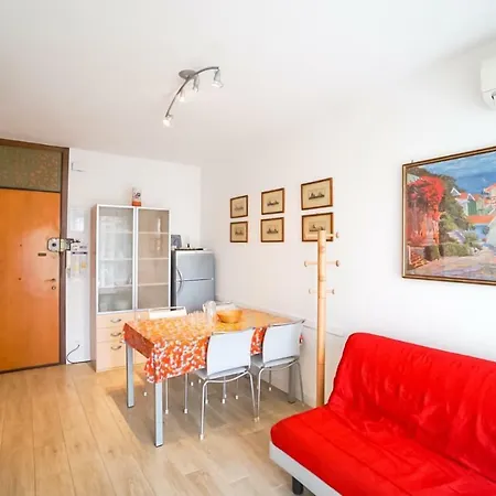 Giuliana Apartment